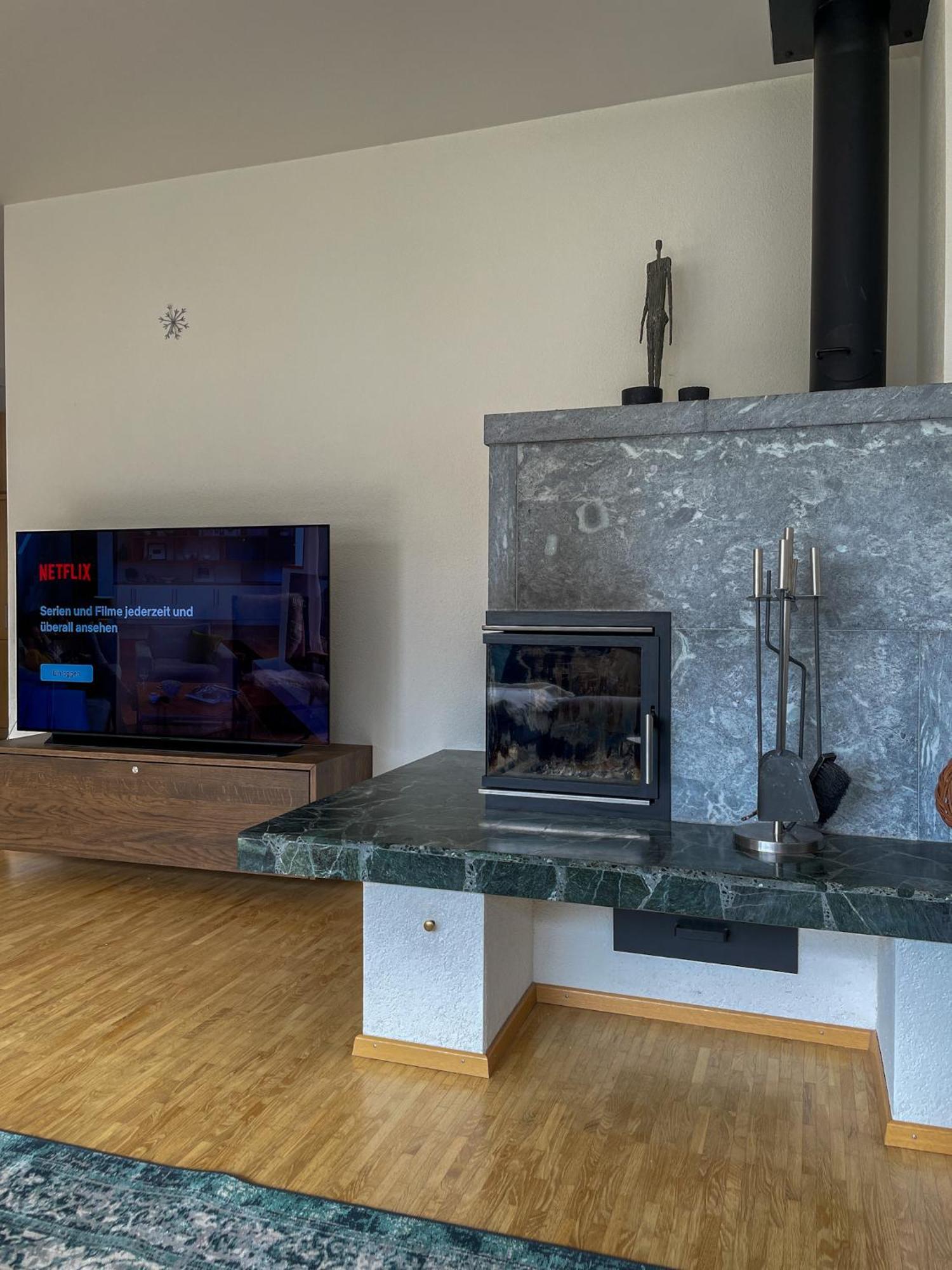 Top Modernes Apartment Im Herzen Von Andermatt Balkon & Bergblick Exteriör bild